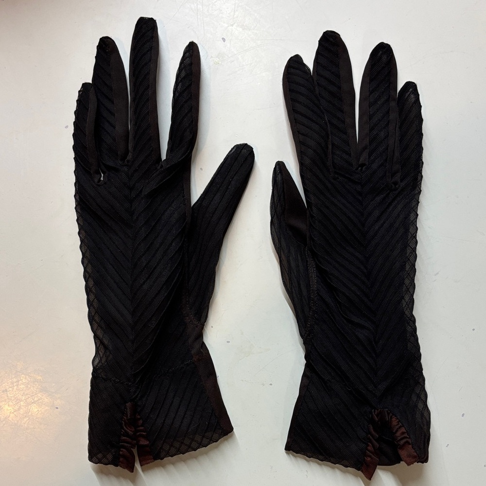 Vintage Elegant Black Sheer Gloves